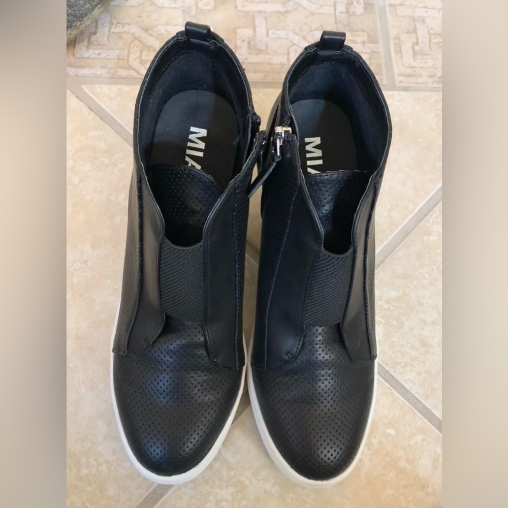 Worn 1X MIA Arianna black wedge ankle boots women’s booties size 10 - Picture 16 of 17